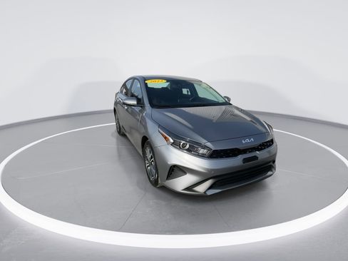 Used 2023 Kia Forte LXS w/ LXS Technology Package image 4