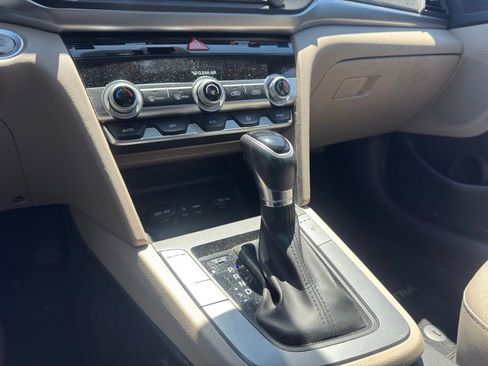 Used 2020 Hyundai Elantra Value Edition FWD image 11