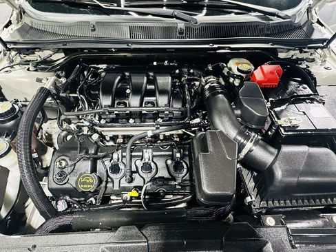 Used 2017 Ford Taurus SE FWD image 41