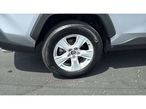 Certified 2020 Toyota RAV4 XLE w/ Convenience Package AWD/4WD image 34