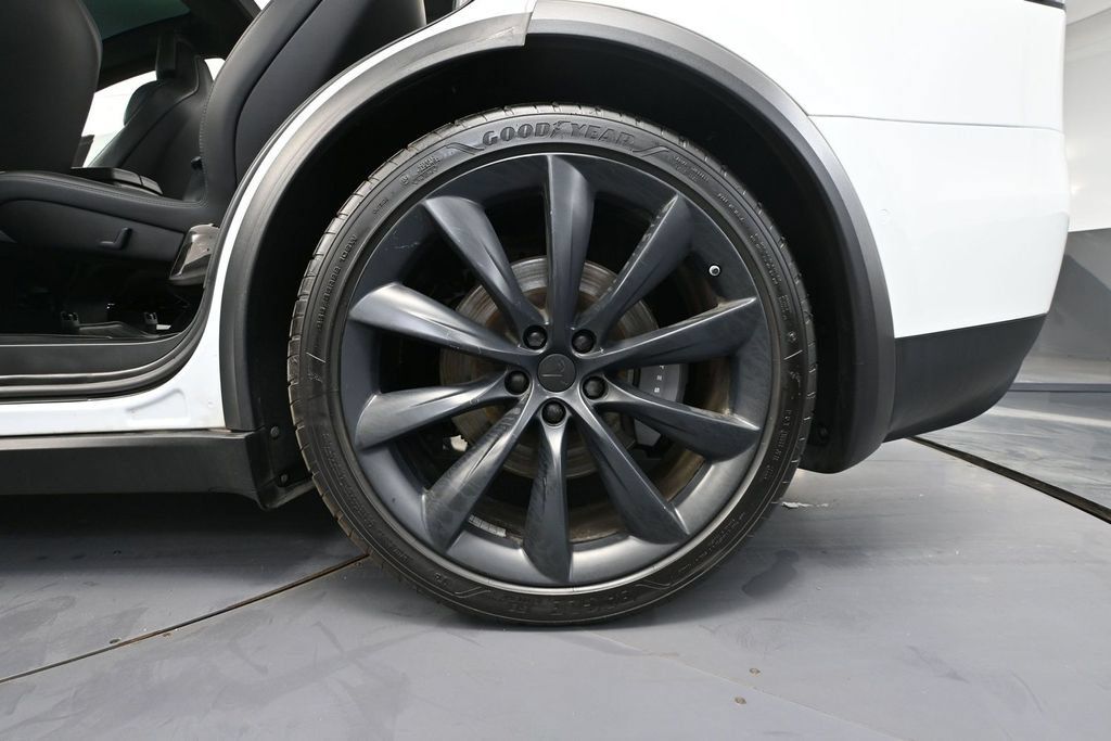Used 2018 Tesla Model X 100D AWD/4WD image 9