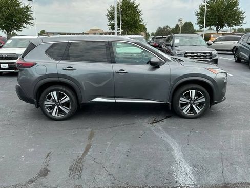 Used 2023 Nissan Rogue SL AWD/4WD image 3
