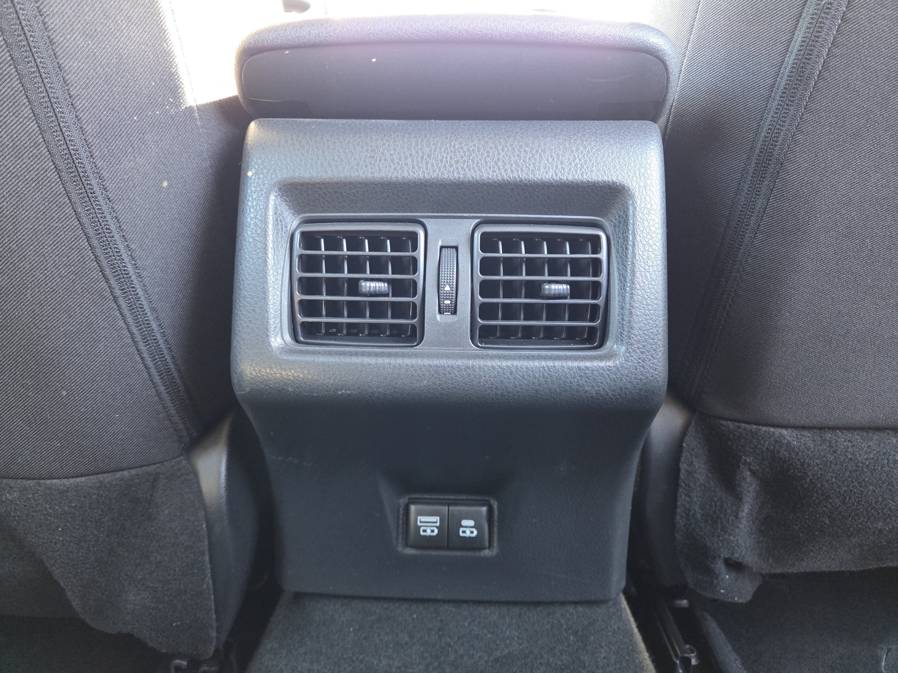 Used 2025 Toyota Camry LE FWD image 28