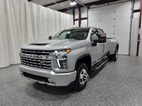 Used 2020 Chevrolet Silverado 3500 LTZ w/ LTZ Plus Package image 18