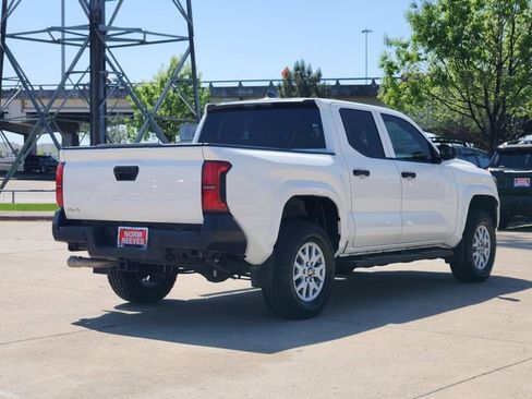 Used 2025 Toyota Tacoma SR image 3