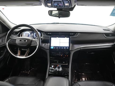 Used 2022 Jeep Grand Cherokee Limited AWD/4WD image 13