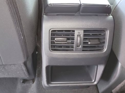 Used 2024 Nissan Rogue S FWD image 27