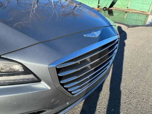 Used 2015 Hyundai Genesis 3.8 w/ Option Group 04 image 2