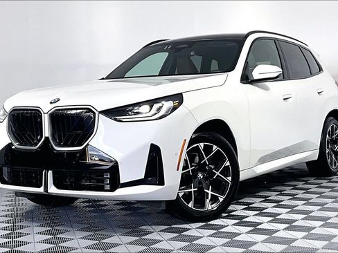 Used 2025 BMW X3 xDrive30i AWD/4WD image 2