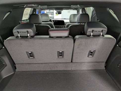 New 2026 Chevrolet Traverse RS AWD/4WD image 16