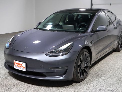 Used 2022 Tesla Model 3 Performance image 26