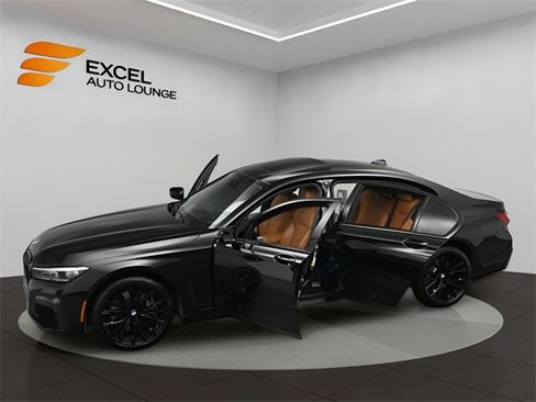 Used 2020 BMW 750i xDrive 750i xDrive w/ M Sport Package image 66
