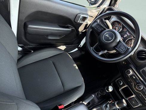 Used 2023 Jeep Wrangler Sport image 33