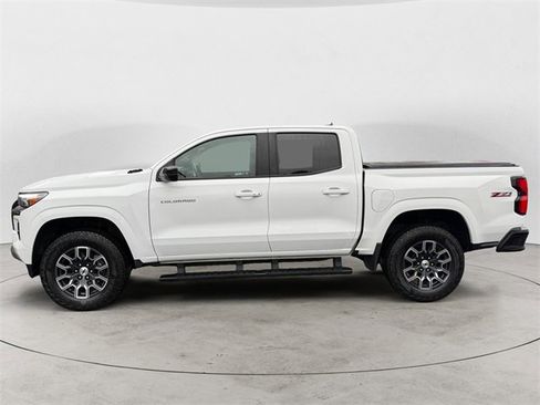 Used 2023 Chevrolet Colorado Z71 w/ Z71 Convenience Package 2 image 2
