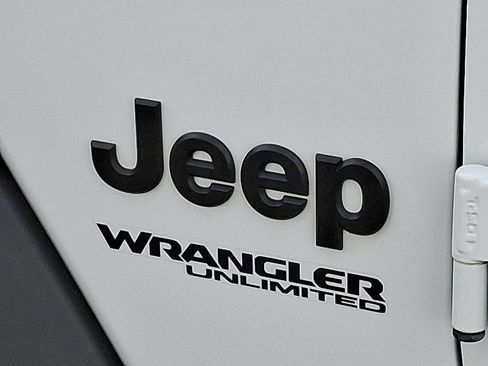 Used 2022 Jeep Wrangler Unlimited Sport image 29
