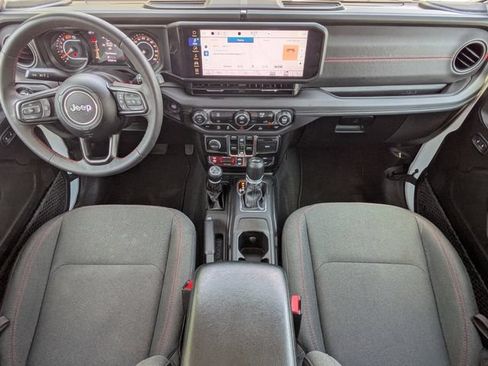 Used 2024 Jeep Wrangler Unlimited Rubicon AWD/4WD image 16