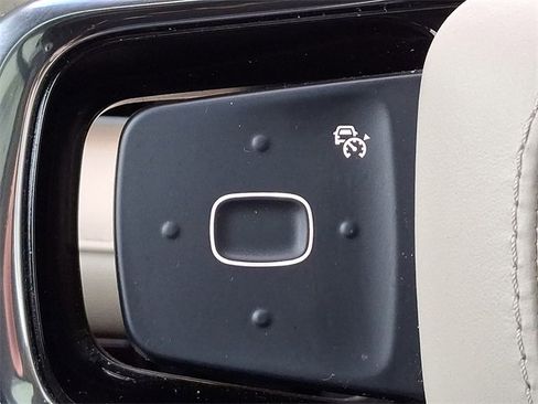 Certified 2024 Lincoln Nautilus Reserve w/ Equipment Group 202A image 22