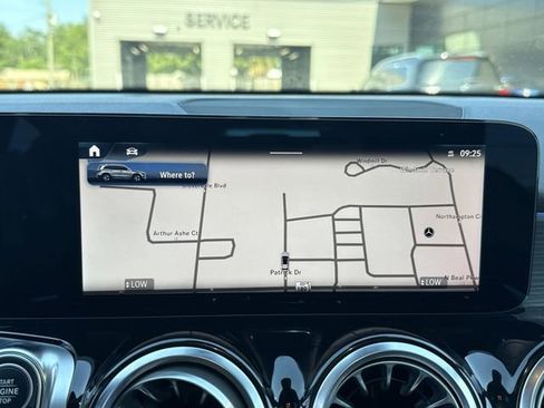 New 2025 Mercedes-Benz GLB 250 GLB 250 image 8