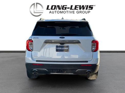 Used 2024 Ford Explorer XLT w/ Equipment Group 202A image 5