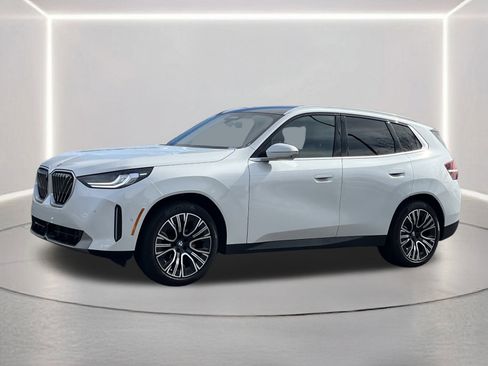 Used 2025 BMW X3 xDrive30i w/ Premium Package image 19