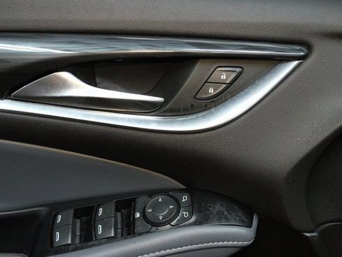 Used 2019 Buick Enclave Essence image 18