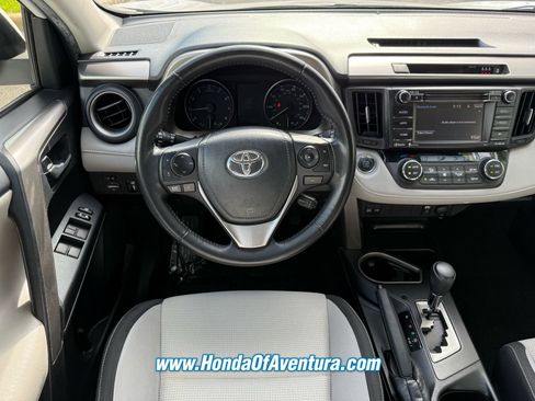 Used 2018 Toyota RAV4 XLE FWD image 14