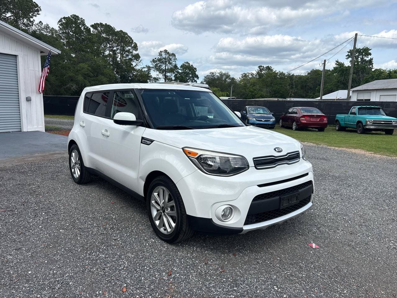 Used 2018 Kia Soul + FWD image 3