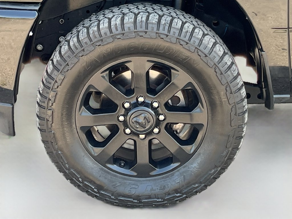 Used 2023 RAM 3500 Big Horn w/ Night Edition AWD/4WD image 31