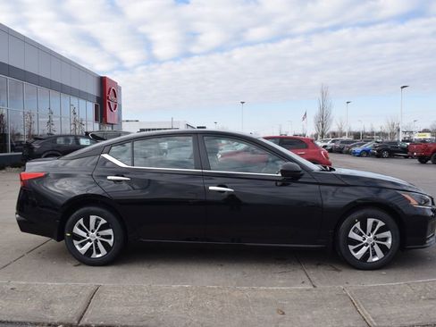 New 2025 Nissan Altima 2.5 S image 3