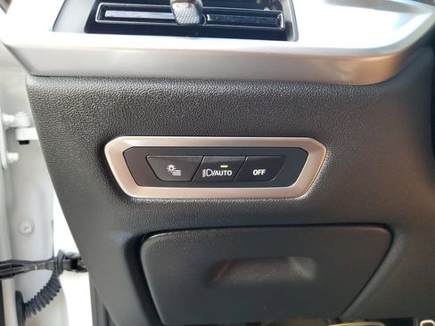 Used 2025 BMW X7 xDrive40i w/ M Sport Package AWD/4WD image 29