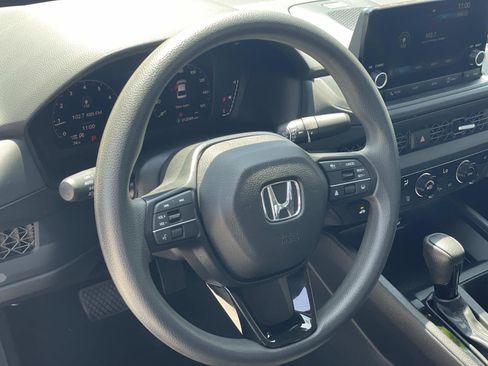 Certified 2025 Honda Accord SE image 4