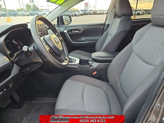 Used 2025 Toyota RAV4 XLE AWD/4WD image 10