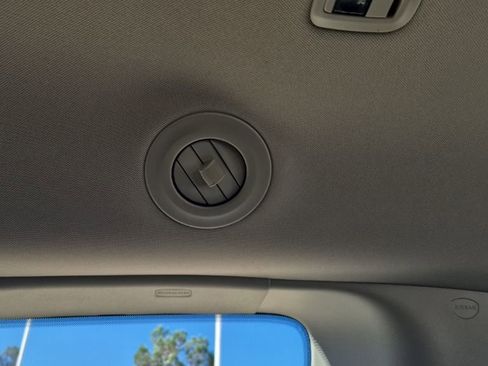 Certified 2024 Chrysler Pacifica Touring-L image 55