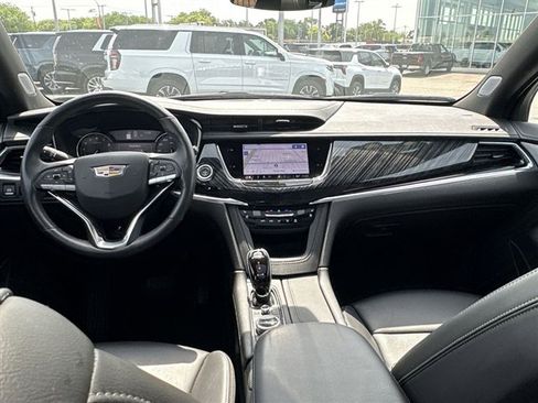 Certified 2023 Cadillac XT6 Premium Luxury AWD/4WD image 21