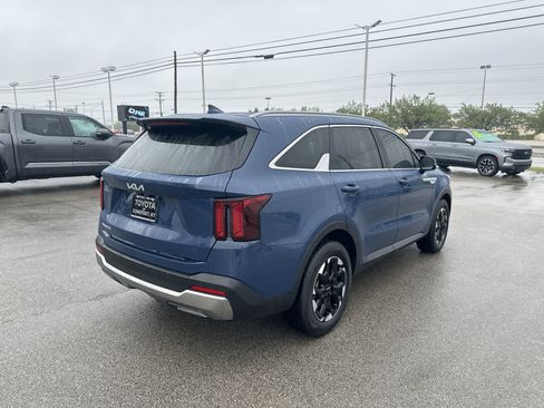 Used 2025 Kia Sorento S FWD image 6