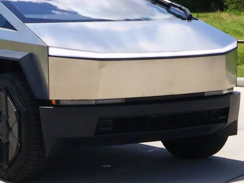 Used 2025 Tesla Cybertruck 2WD Crew Cab image 7