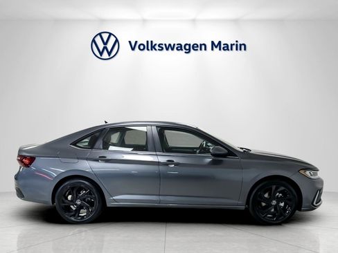 New 2026 Volkswagen Jetta SE image 6