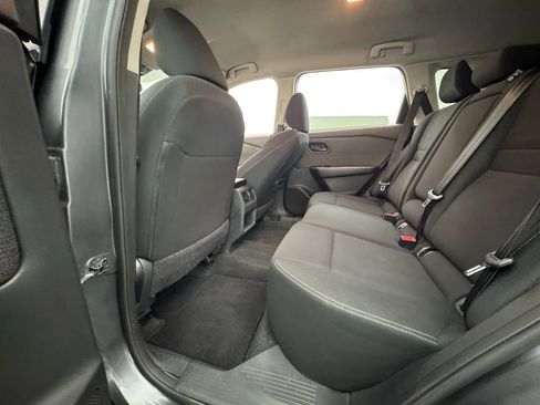 Used 2023 Nissan Rogue S image 36