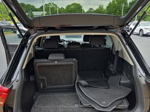 Used 2022 Volkswagen Tiguan SE FWD image 22