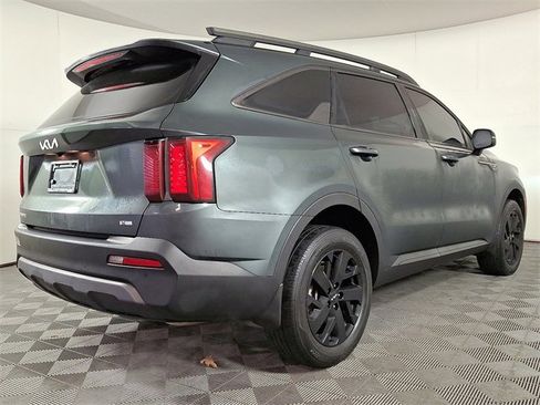 Used 2023 Kia Sorento S w/ Panoramic Sunroof Package image 9