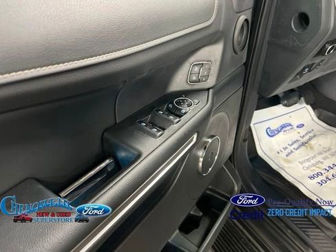 New 2024 Ford Expedition XLT image 11