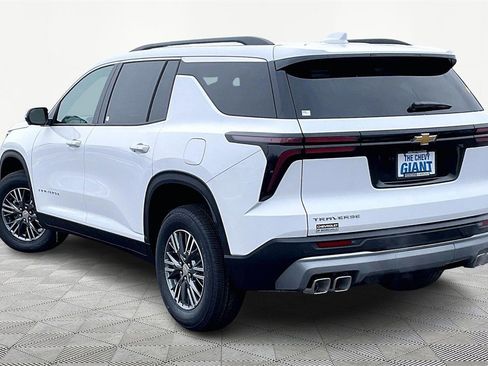New 2026 Chevrolet Traverse LT w/ Driver Confidence Package image 3