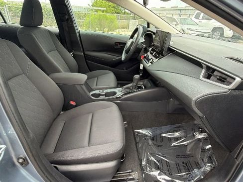 Used 2024 Toyota Corolla LE FWD image 38