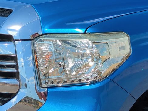 Used 2017 Toyota Tundra SR5 w/ TRD Off Road Package AWD/4WD image 10