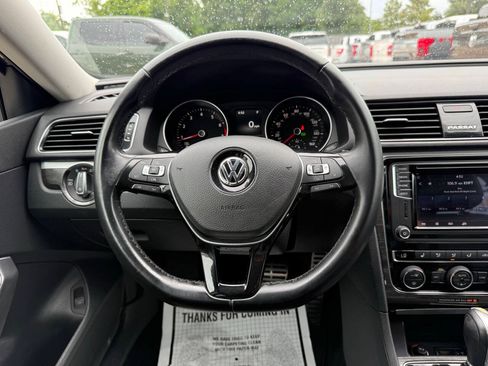 Used 2018 Volkswagen Passat 2.0T SEL Premium FWD image 21