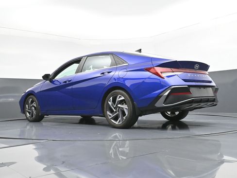 Used 2024 Hyundai Elantra SEL w/ Convenience Package image 26