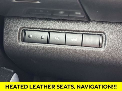 Used 2023 Nissan Pathfinder SL w/ Lighting Package (N92) AWD/4WD image 30