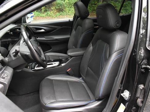 Used 2024 Buick Envista Sport Touring w/ Convenience I Package FWD image 13