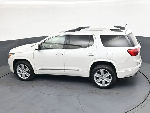 Used 2019 GMC Acadia Denali w/ Technology Package FWD image 23