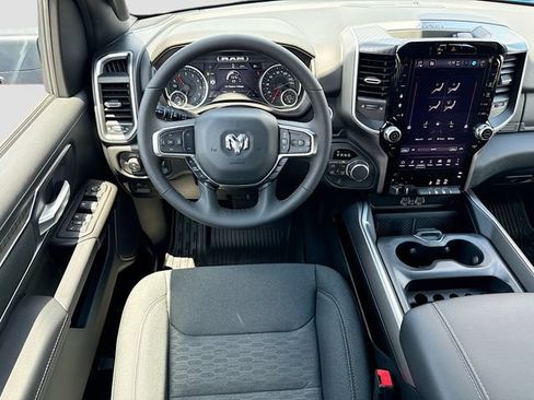 New 2026 RAM 1500 4x4 Crew Cab image 17